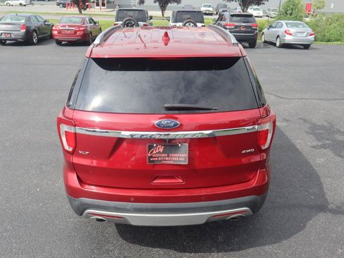 Used 2017 Ford Explorer XLT w/ Equipment Group 201A AWD/4WD image 7