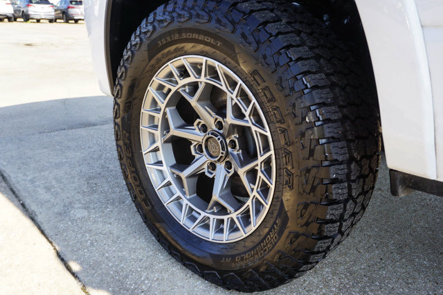 Used 2025 RAM 1500 Big Horn AWD/4WD image 9