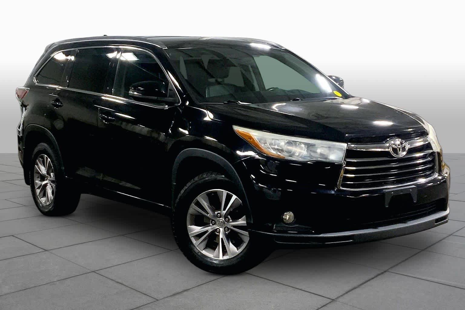 Used 2015 Toyota Highlander XLE AWD/4WD image 3