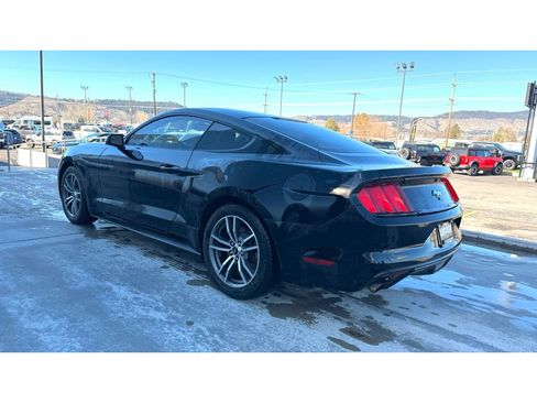Used 2016 Ford Mustang Coupe image 5