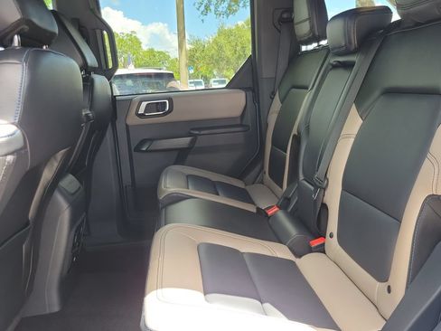 Certified 2024 Ford Bronco Wildtrak AWD/4WD image 10