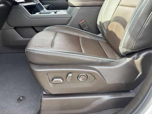 Used 2024 GMC Sierra 3500 Denali w/ Denali Reserve Package image 20