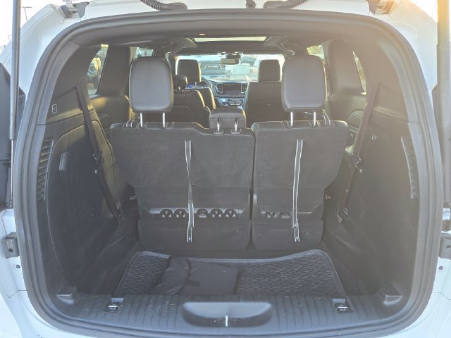 Certified 2025 Chrysler Pacifica Select w/ Fav Edition Package FWD image 28