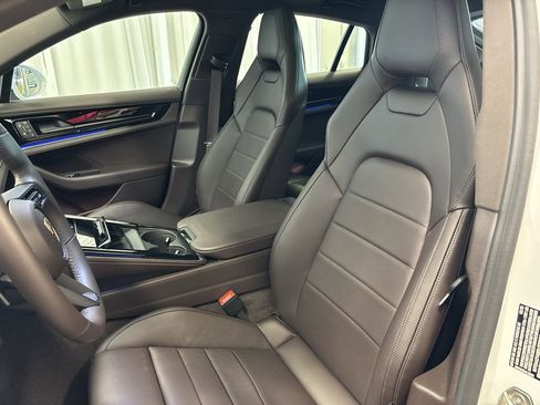 Used 2025 Porsche Panamera 4 image 5