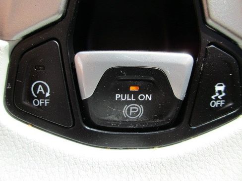 Used 2017 Jeep Compass Latitude AWD/4WD image 25