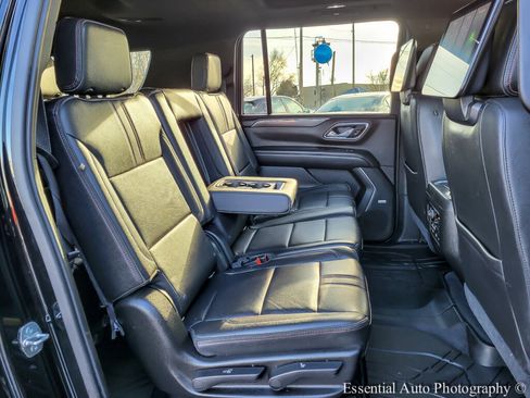 Used 2021 Chevrolet Suburban RST w/ Luxury Package image 35