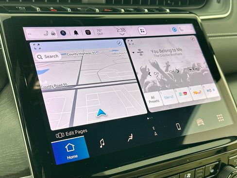 Used 2023 Jeep Grand Cherokee Limited w/ Luxury Tech Group II image 15