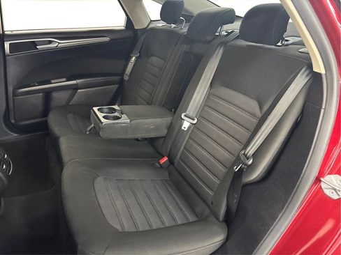 Used 2019 Ford Fusion SE image 10