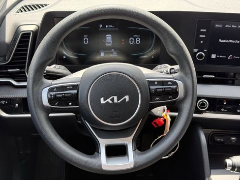 Used 2025 Kia Sportage LX image 20