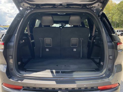 Used 2024 Jeep Grand Cherokee L Limited w/ Luxury Tech Group II RWD image 6