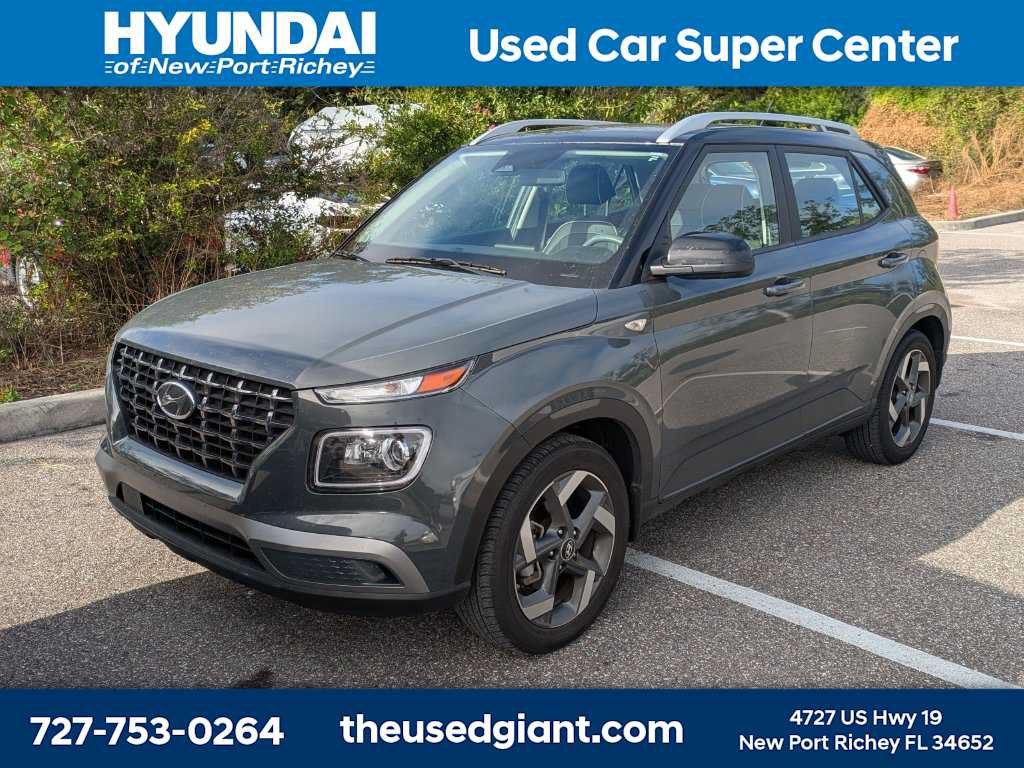 Used 2025 Hyundai Venue Limited FWD image 1