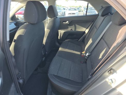 Used 2022 Kia Rio S w/ Option Group 015 FWD image 4
