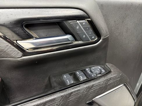 Used 2025 GMC Sierra 2500 AT4X image 16