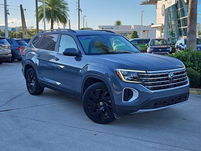 Certified 2025 Volkswagen Atlas SE