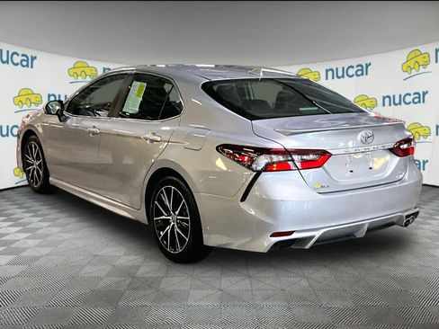 Used 2023 Toyota Camry SE image 4