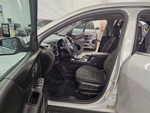 Used 2020 Chevrolet Equinox LT w/ Driver Convenience Package FWD image 30