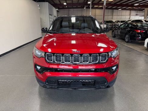 Used 2025 Jeep Compass Limited AWD/4WD image 8