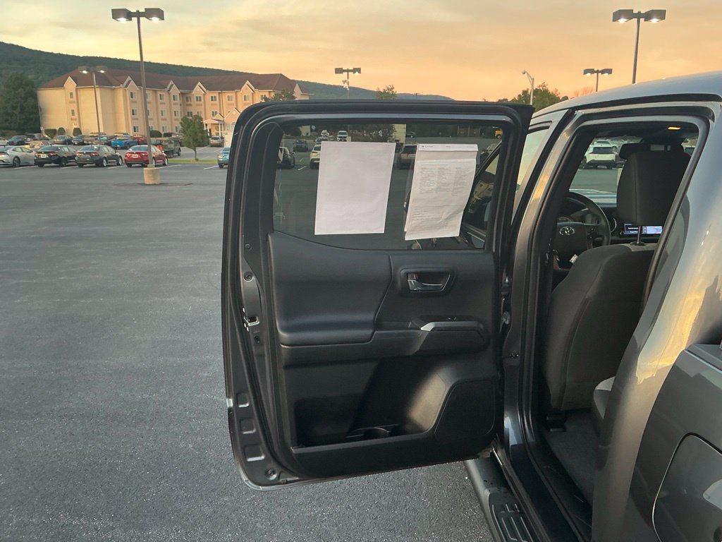 Certified 2022 Toyota Tacoma TRD Sport AWD/4WD image 22