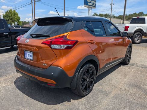 Used 2020 Nissan Kicks SR w/ SR Premium Package FWD image 4