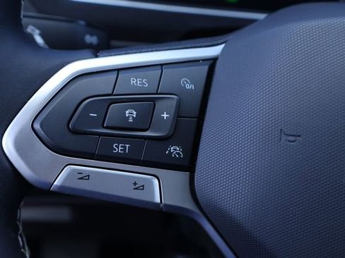 Certified 2024 Volkswagen Tiguan SE image 22