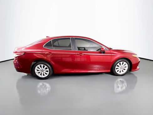 Used 2020 Toyota Camry LE FWD image 11