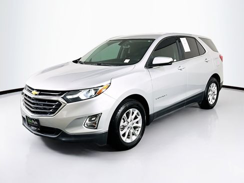 Used 2018 Chevrolet Equinox LT FWD image 3