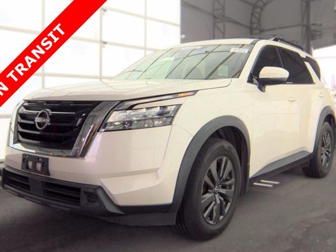 Used 2022 Nissan Pathfinder SV FWD image 1