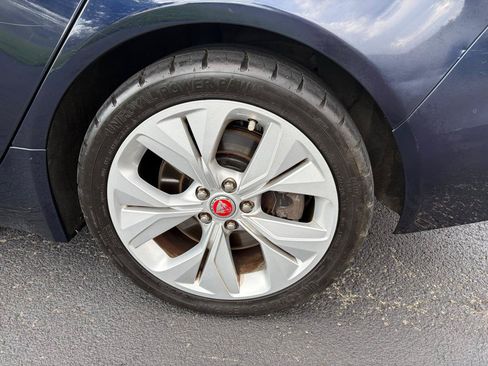 Used 2020 Jaguar XE S RWD image 8