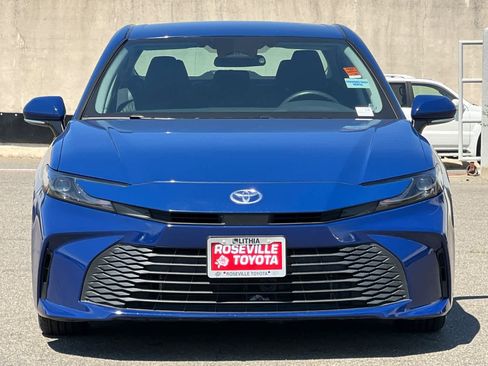 Used 2025 Toyota Camry LE FWD image 10