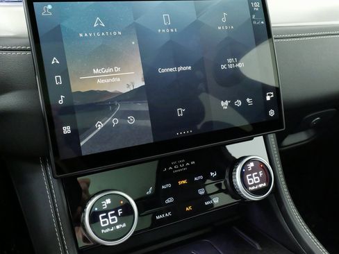 Used 2025 Jaguar F-PACE R-Dynamic S image 68