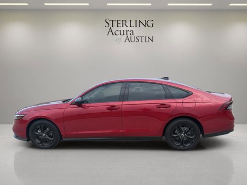 Used 2025 Honda Accord SE image 8
