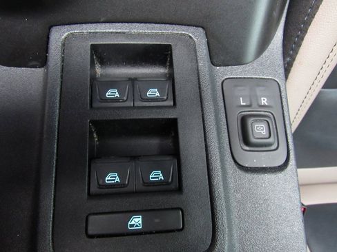 Used 2023 Ford Bronco Wildtrak image 31