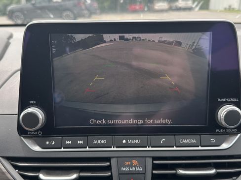 Used 2025 Nissan Altima 2.5 SV FWD image 26