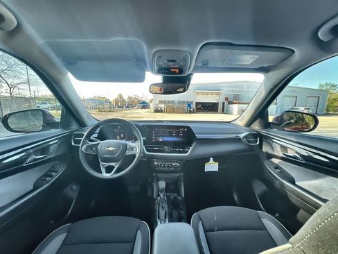 Certified 2026 Chevrolet TrailBlazer LT w/ Convenience Package image 19