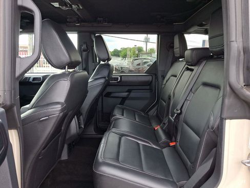 Certified 2025 Ford Bronco Outer Banks AWD/4WD image 12