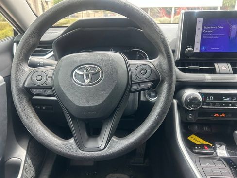 Used 2024 Toyota RAV4 XLE FWD image 10