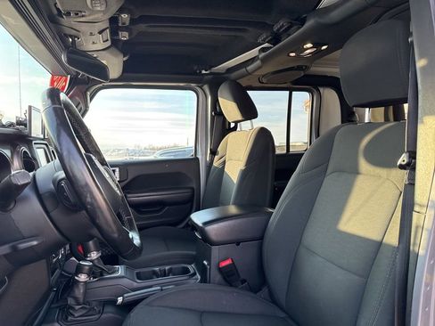 Used 2020 Jeep Gladiator Sport w/ Quick Order Package 24S image 18