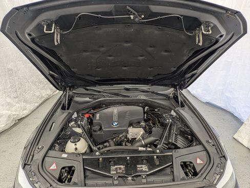 Used 2013 BMW 528i xDrive Sedan image 32