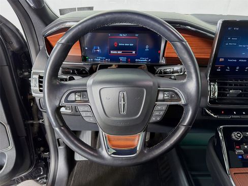 Used 2024 Lincoln Navigator Reserve AWD/4WD image 12