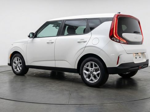 Used 2025 Kia Soul LX w/ LX Technology Package image 6