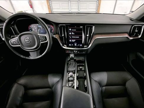 Used 2020 Volvo S60 T6 Momentum AWD/4WD image 14