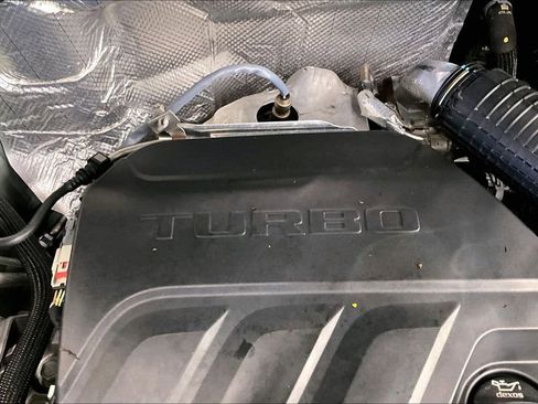 Used 2024 Chevrolet Trax RS FWD image 31