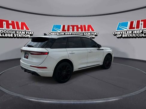 Used 2023 Lincoln Corsair Reserve w/ Equipment Group 201A image 8