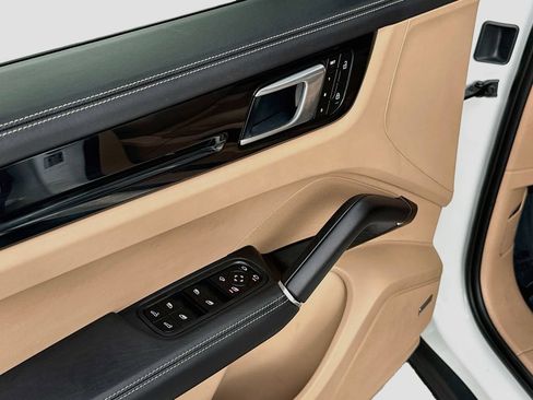 Certified 2023 Porsche Cayenne S w/ Premium Package Plus AWD/4WD image 20
