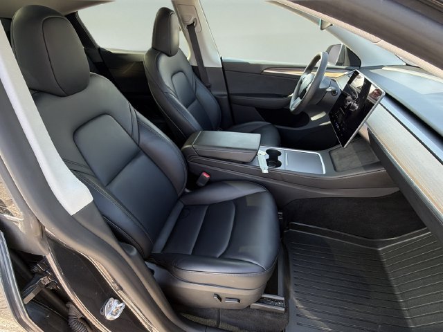 Used 2025 Tesla Model Y Long Range RWD image 11