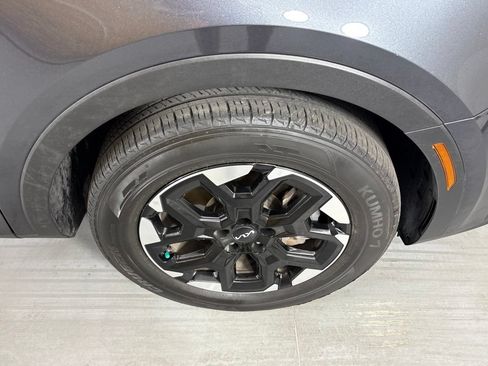 Used 2024 Kia Sorento S FWD image 11