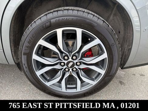 Used 2024 Cadillac XT6 Sport w/ Technology Package image 36