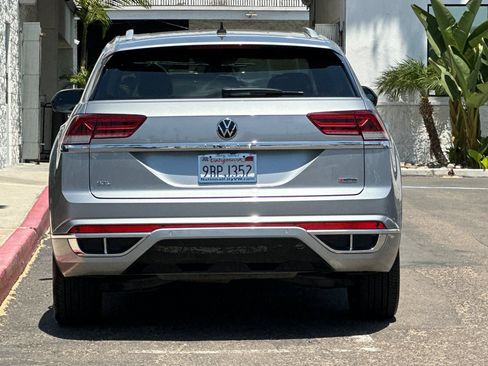 Used 2022 Volkswagen Atlas Cross Sport SEL R-Line AWD/4WD image 6