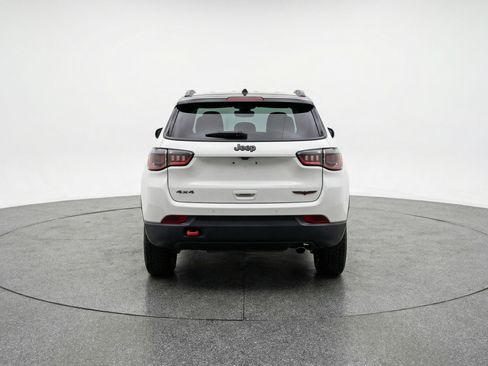 Used 2025 Jeep Compass Trailhawk image 7