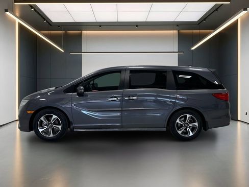 Used 2020 Honda Odyssey Touring image 2